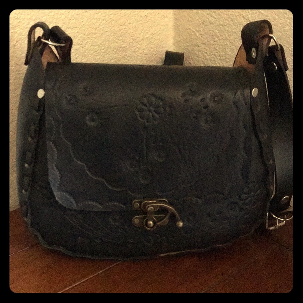 100% Leather Crossbody bag✨